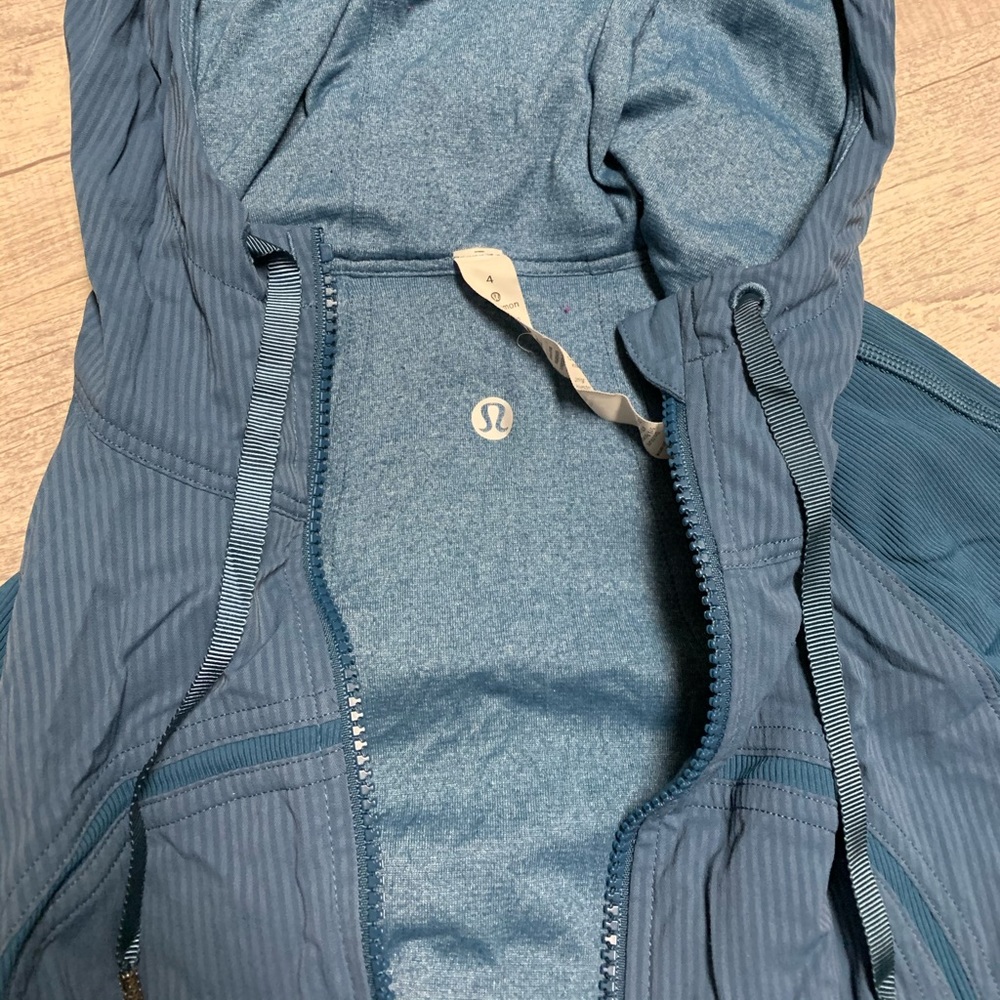 Lulu lemon sweater